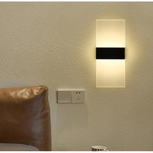 Load image into Gallery viewer, Vilhena LED wall light, 3 size comparison chart, white finish

