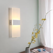 Load image into Gallery viewer, Vilhena LED wall light, close-up of slimline profile, white
