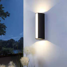 Load image into Gallery viewer, Tulancingo large H37cm outdoor wall light illuminated at night, 3-sided light distribution
