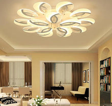 Load image into Gallery viewer, Valbom flower-shaped LED ceiling light, front view, remote control

